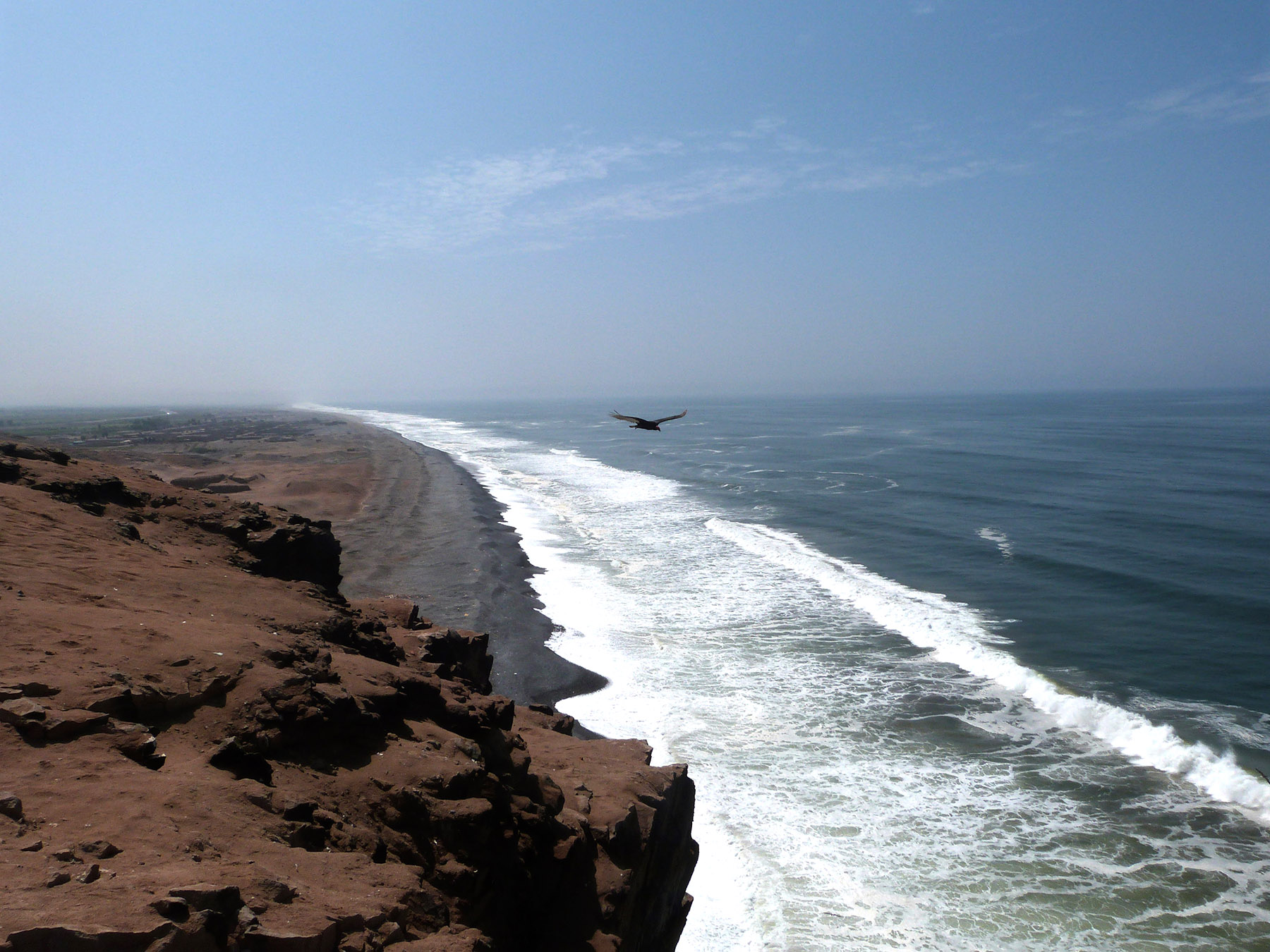 falaises de cerro azul et océan pacifique